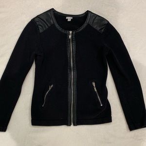GUESS black zip jacket w leather shoulder & collar